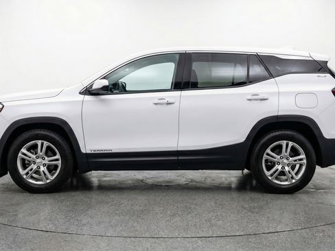 Used 2024 GMC Terrain SLE FWD image 5