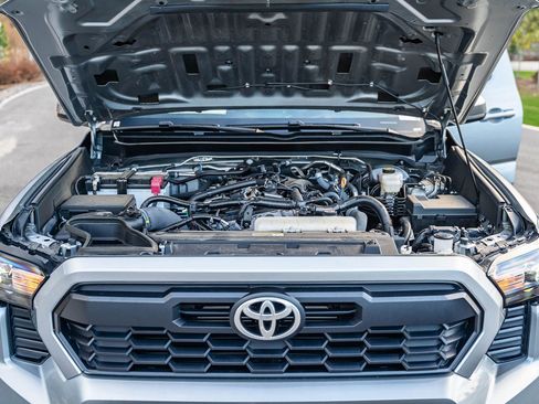 Used 2024 Toyota Tacoma TRD Sport image 28