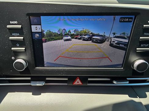 Certified 2025 Hyundai Elantra SE FWD image 32