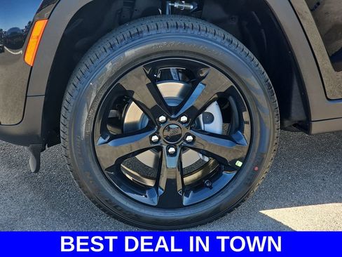 New 2026 Jeep Grand Cherokee Limited w/ Limited Altitude Package AWD/4WD image 37