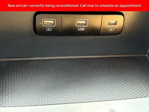 Used 2023 Kia Carnival LX image 25