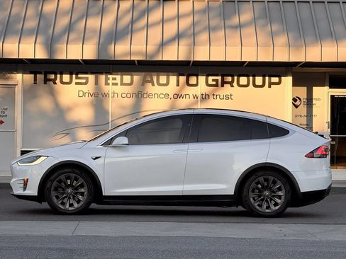 Used 2019 Tesla Model X 75D AWD/4WD image 6