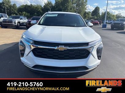New 2025 Chevrolet Trax LT w/ Sunroof Package