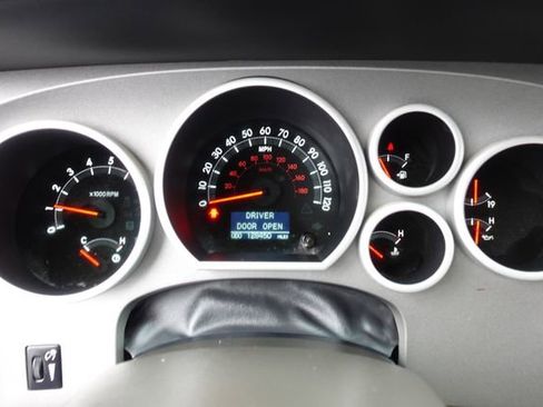 Used 2010 Toyota Tundra Limited image 17