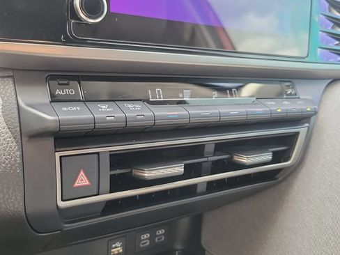 Used 2025 Toyota Camry LE FWD image 18