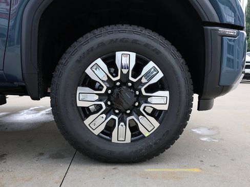 New 2025 GMC Sierra 2500 Denali w/ Denali Reserve Package image 51