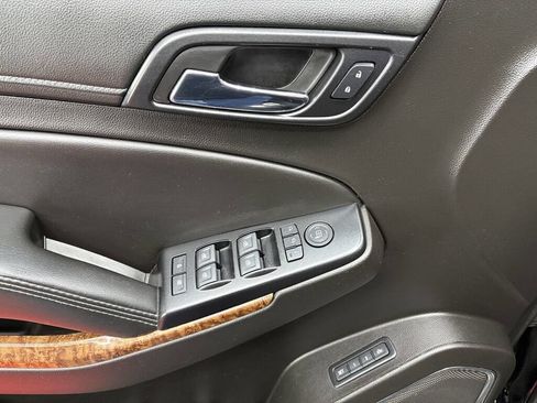 Used 2018 Chevrolet Suburban Premier RWD image 8