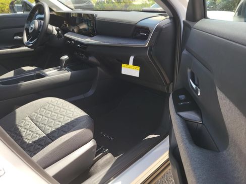 New 2026 Nissan Kicks SV w/ Cold Weather Package FWD image 10