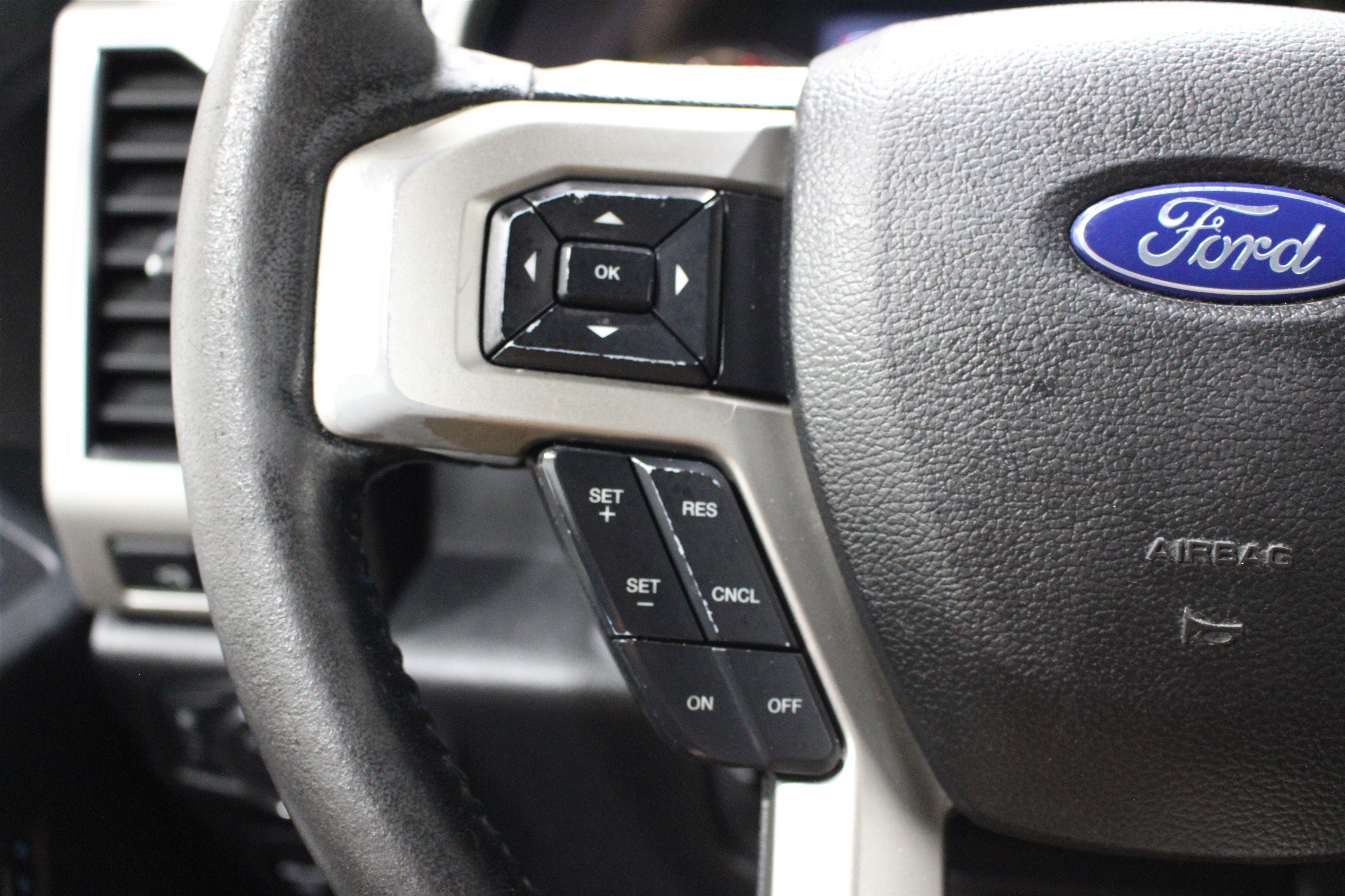 Used 2018 Ford F150 Lariat AWD/4WD image 12