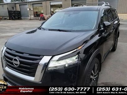 Used 2024 Nissan Pathfinder Platinum w/ Cargo Package