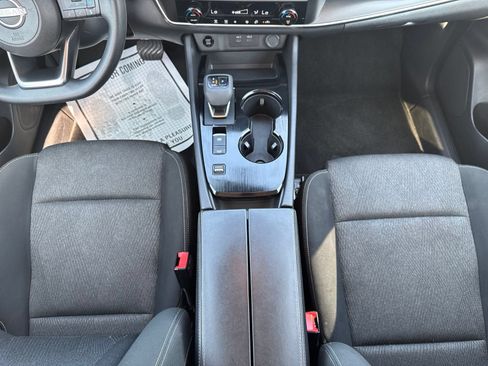 Used 2024 Nissan Rogue SV FWD image 20