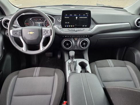 Used 2025 Chevrolet Blazer LT FWD image 5