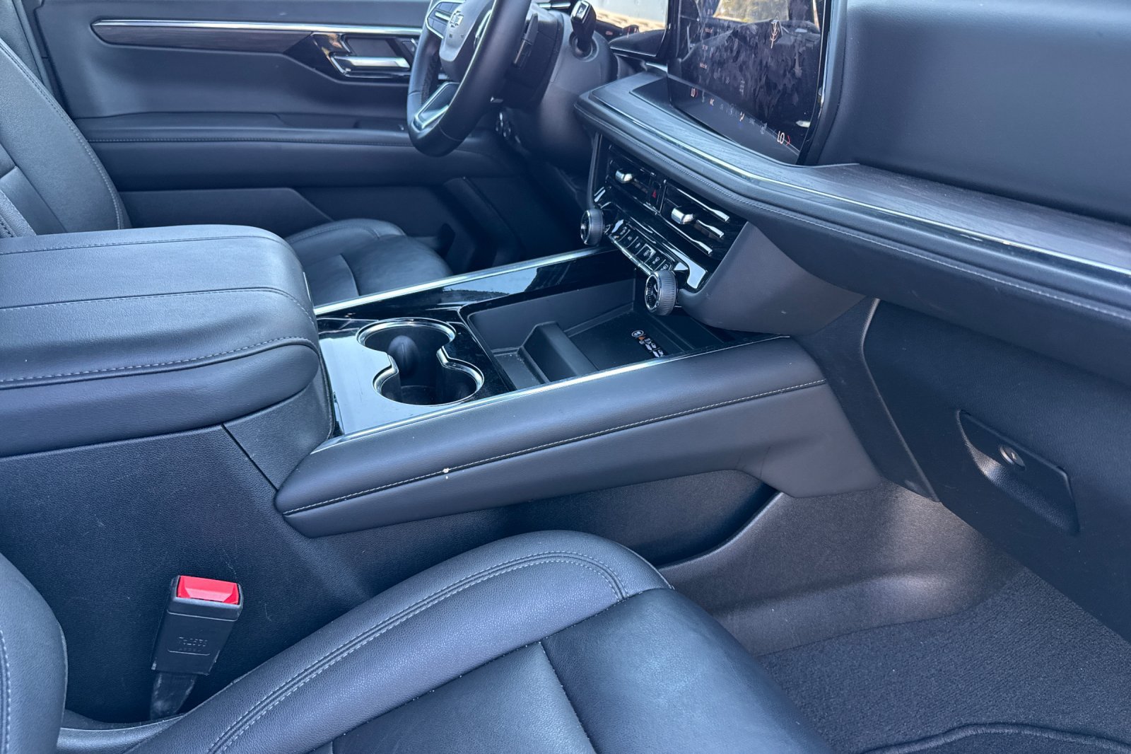 Used 2025 Chevrolet Tahoe Z71 AWD/4WD image 20