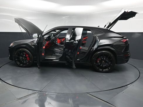 Used 2022 Lamborghini Urus AWD/4WD image 32