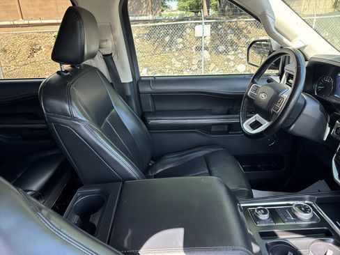 Used 2022 Ford Expedition XLT AWD/4WD image 18