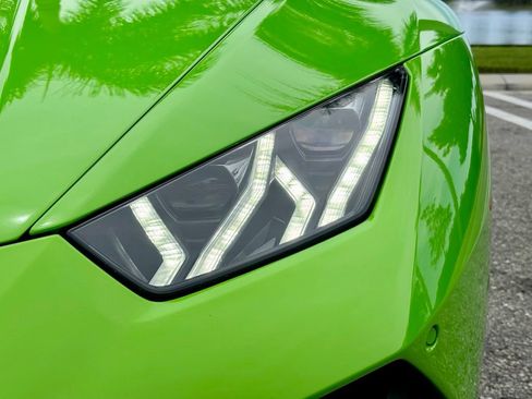 Used 2021 Lamborghini Huracan EVO RWD image 25