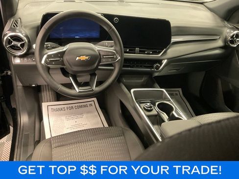 Used 2026 Chevrolet Equinox LT AWD/4WD image 3