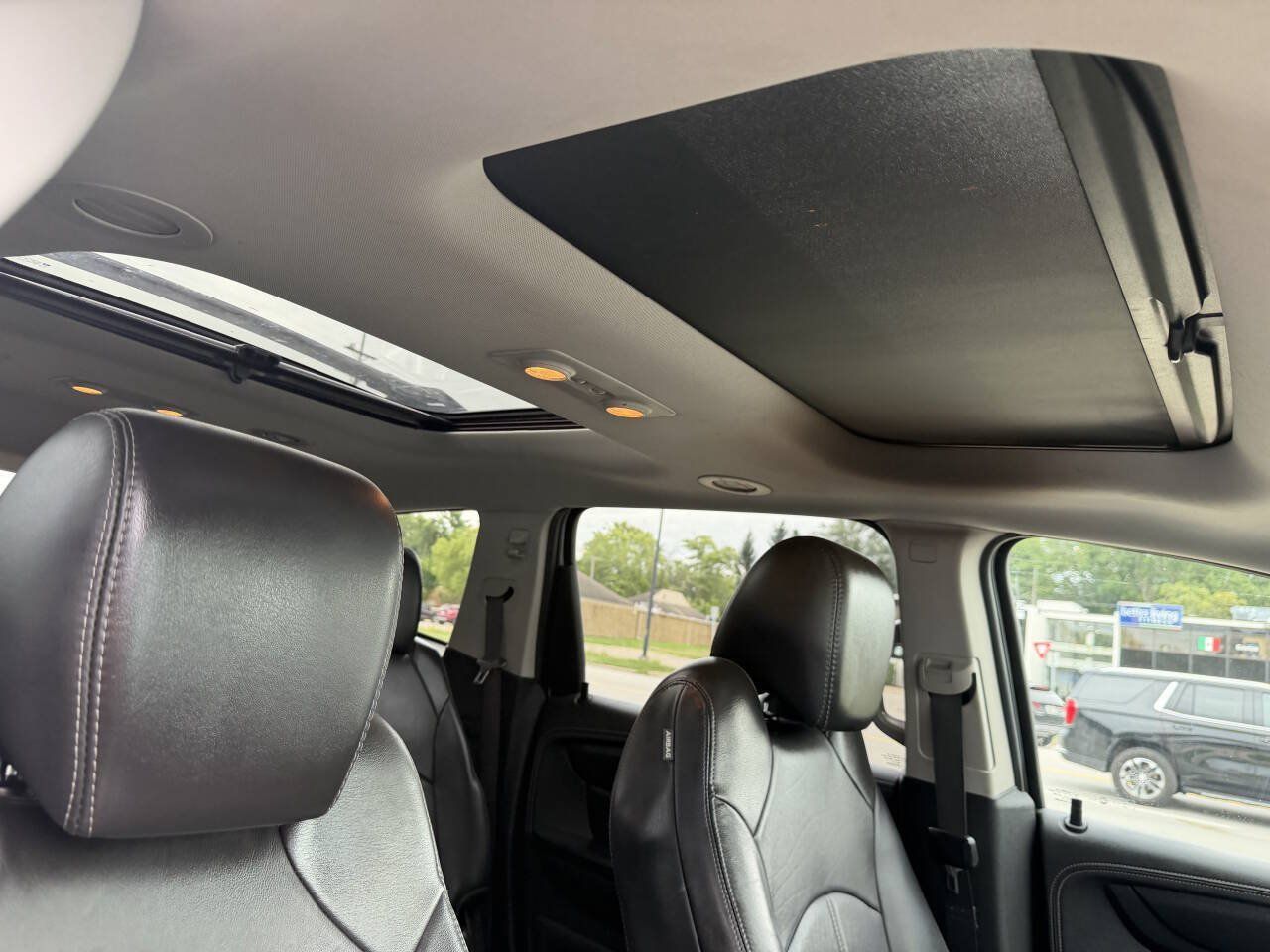 Used 2017 Chevrolet Traverse LT AWD/4WD image 11