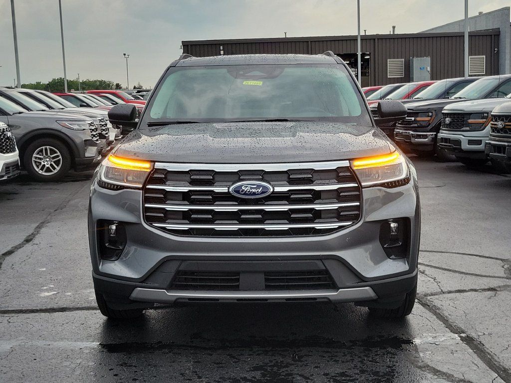 New 2026 Ford Explorer Active w/ Active Comfort Package AWD/4WD image 2