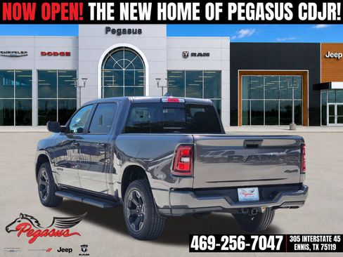 New 2026 RAM 1500 Express AWD/4WD image 4
