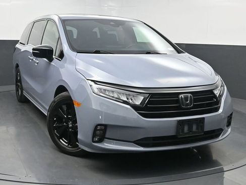 Used 2023 Honda Odyssey Sport image 1