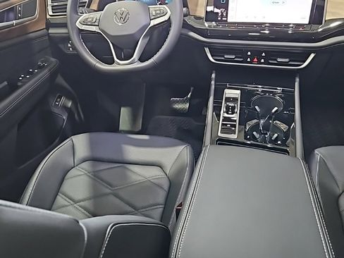 New 2026 Volkswagen Atlas SE image 26