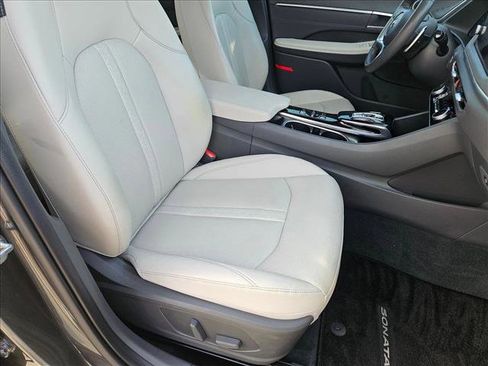 Used 2022 Hyundai Sonata Limited image 22