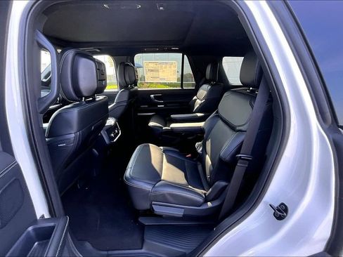 New 2027 Ford Expedition Platinum w/ Stealth Appearance Package AWD/4WD image 10