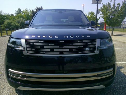 Used 2023 Land Rover Range Rover SE AWD/4WD image 6