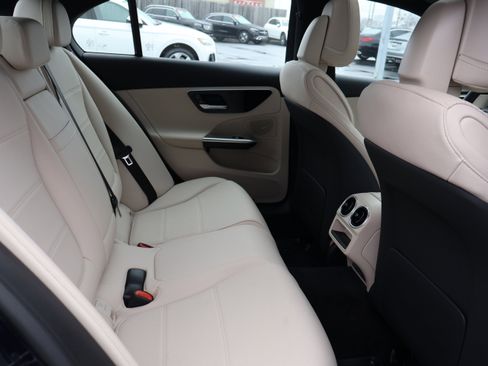 Used 2023 Mercedes-Benz C 300 4MATIC Sedan image 23