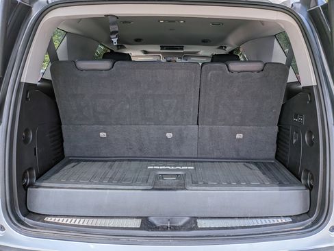 Used 2019 Cadillac Escalade Premium Luxury AWD/4WD image 13