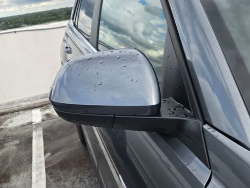 Used 2024 Volkswagen Atlas Cross Sport SE image 9