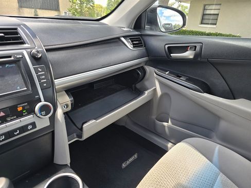 Used 2013 Toyota Camry LE image 25