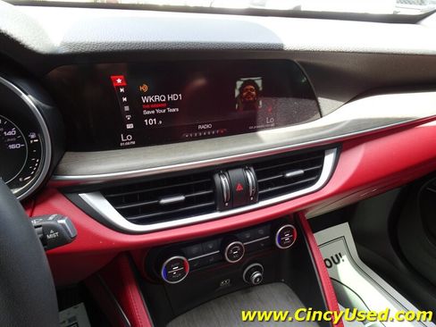 Used 2018 Alfa Romeo Stelvio Ti AWD/4WD image 19