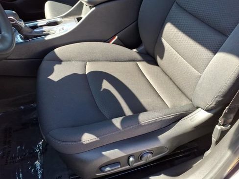 Used 2025 Chevrolet Malibu LT FWD image 16