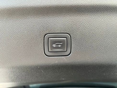Used 2023 Chevrolet Tahoe High Country w/ Advanced Technology Package AWD/4WD image 10