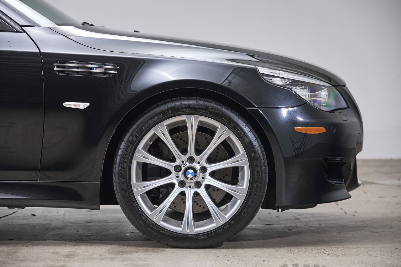 Used 2008 BMW M5 RWD image 30