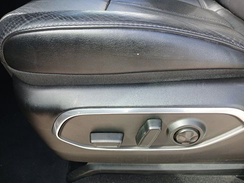 Used 2024 Jeep Wagoneer L Series II w/ Flexible Seating Group AWD/4WD image 11