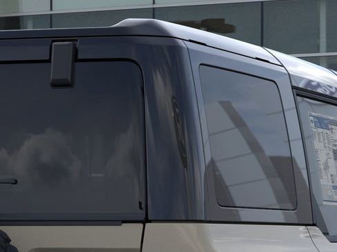 New 2025 Ford Bronco Badlands image 25