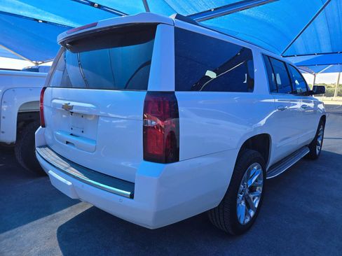 Used 2020 Chevrolet Suburban Premier w/ Premier 6.2L Value Package AWD/4WD image 4