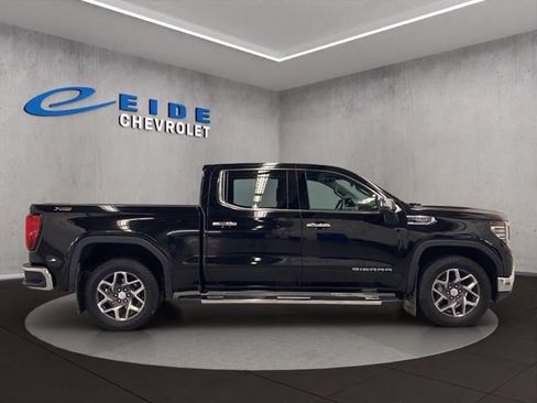 Used 2023 GMC Sierra 1500 SLT w/ SLT Premium Package AWD/4WD image 16
