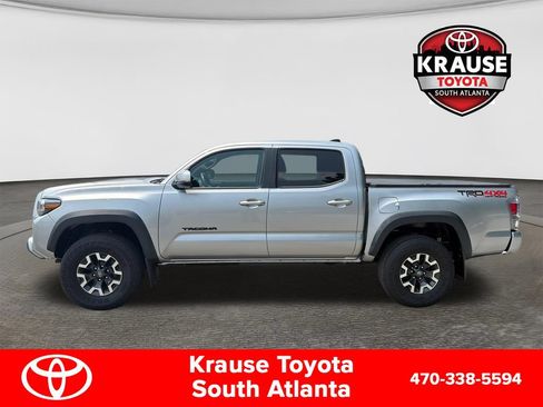 Used 2023 Toyota Tacoma TRD Off-Road w/ Technology Package AWD/4WD image 4