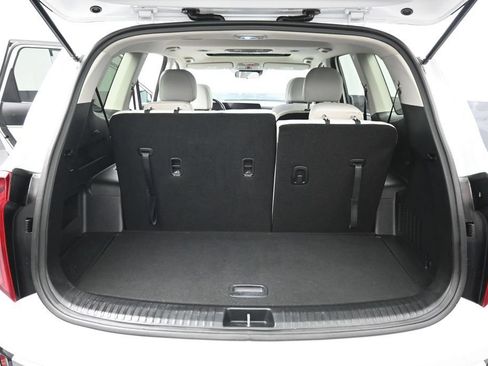 Used 2024 Kia Telluride S w/ S Sunroof Package FWD image 32