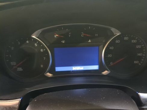 Used 2023 Chevrolet Traverse LT FWD image 13