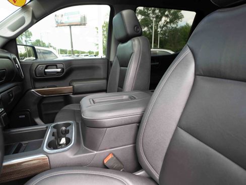 Used 2021 Chevrolet Silverado 1500 RST w/ Convenience Package II AWD/4WD image 10
