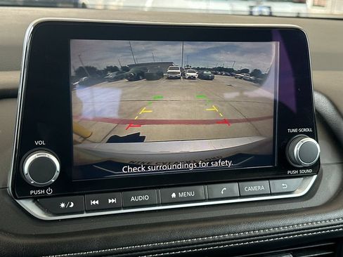 Used 2024 Nissan Rogue S FWD image 18