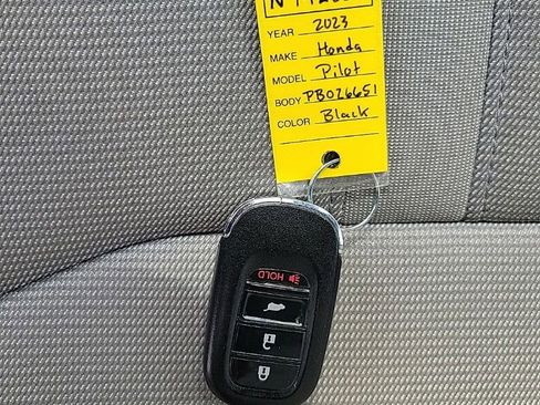 Used 2023 Honda Pilot LX image 36