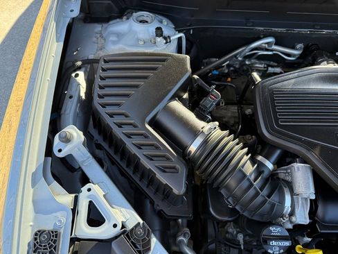 Used 2020 GMC Acadia SLT w/ Driver Alert Package II image 45