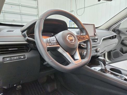 Used 2022 Nissan Altima 2.5 SR image 18