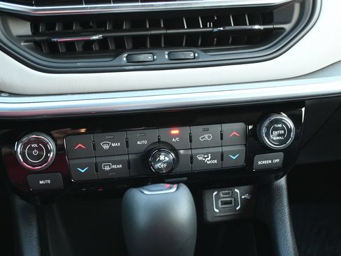 New 2026 Jeep Compass Limited w/ Sun, Sound & Navigation Group AWD/4WD image 13